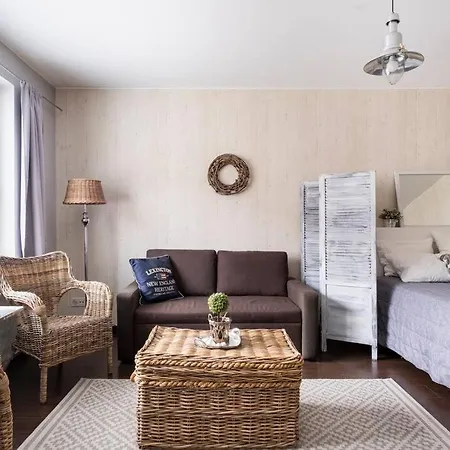 Tilava Ydinkeskustakaksio Ilmaisella Laemmitys-tolpallisella Autopaikalla Τάμπερε