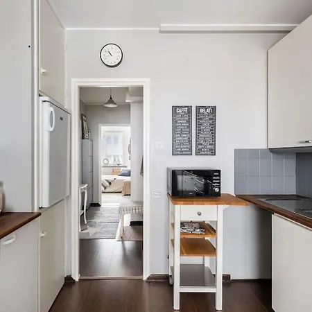 Tilava Ydinkeskustakaksio Ilmaisella Laemmitys-tolpallisella Autopaikalla Daire *