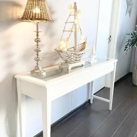 Tilava Ydinkeskustakaksio Ilmaisella Laemmitys-tolpallisella Autopaikalla Daire Tampere