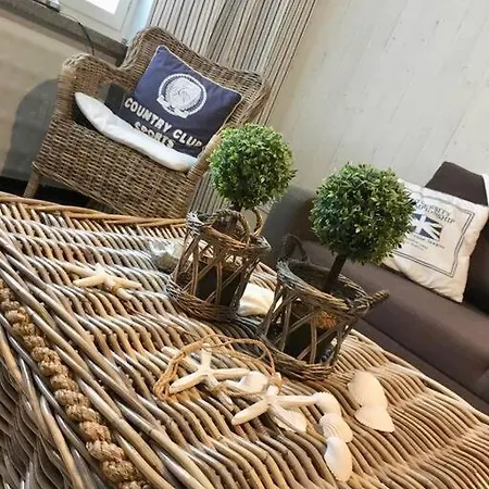 Daire Tilava Ydinkeskustakaksio Ilmaisella Laemmitys-tolpallisella Autopaikalla