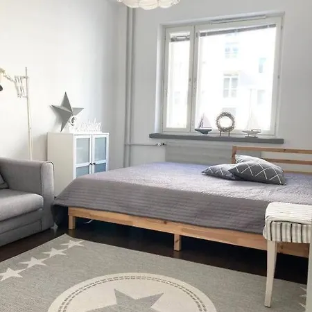 Tilava Ydinkeskustakaksio Ilmaisella Laemmitys-tolpallisella Autopaikalla Daire *